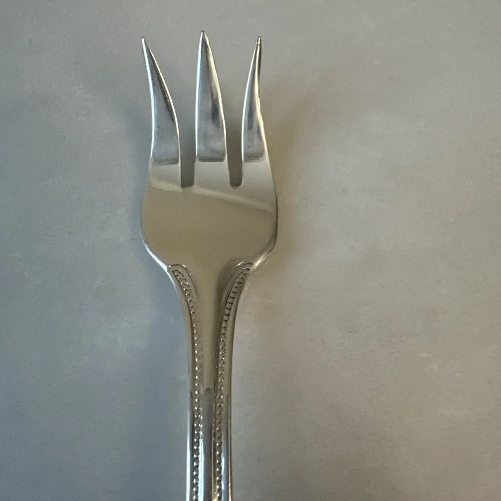 Reed & Barton Beaded English Gentry Silverplate Cocktail Seafood Fork Set of 4